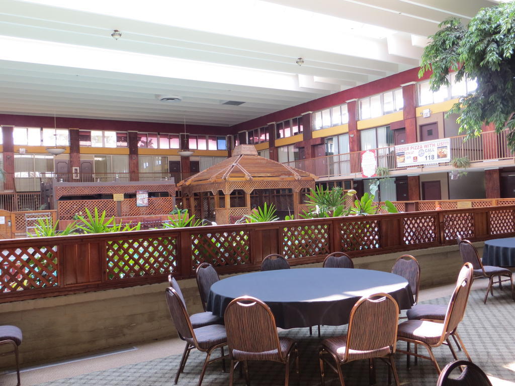 Clarion Inn Conference Center โมเดสโต ภายนอก รูปภาพ