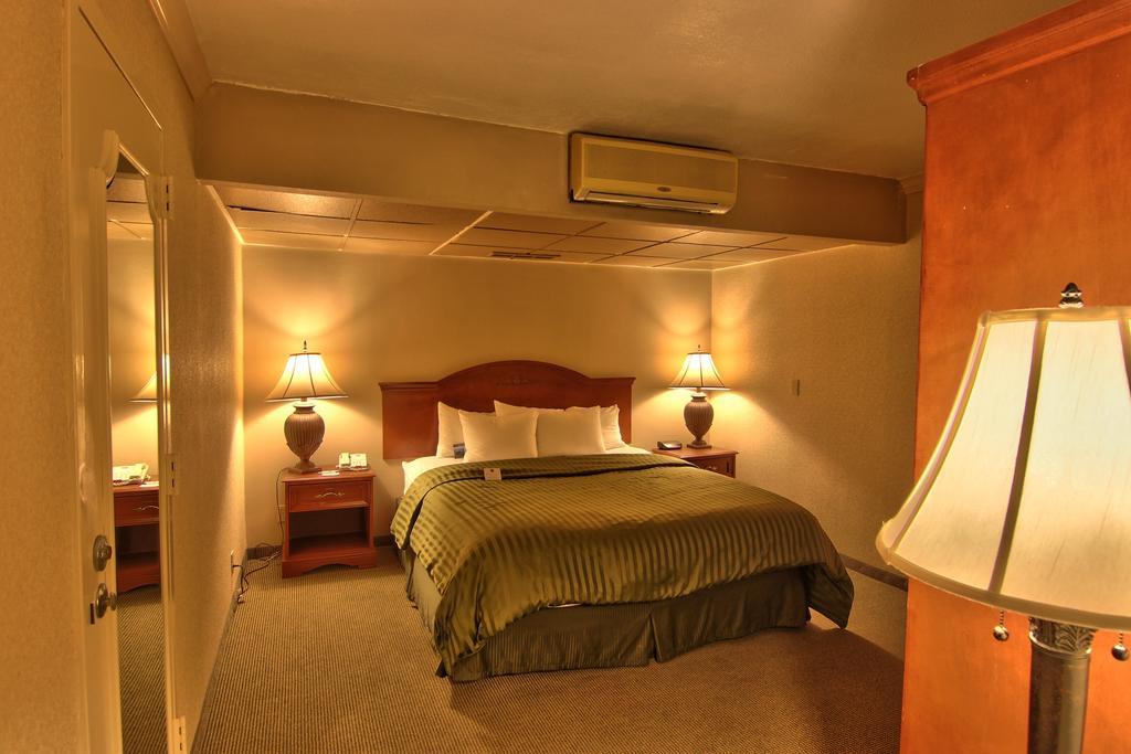 Clarion Inn Conference Center โมเดสโต ภายนอก รูปภาพ